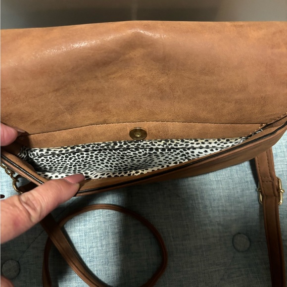 LIKE NEW CALL IT SPRING BROWN SUEDE CROSSBODY - Picture 4 of 4